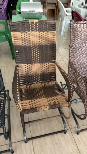Cadeira de fibra nova
