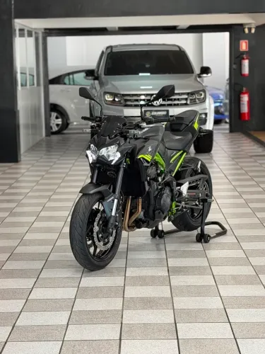 Kawasaki Z900 2021
