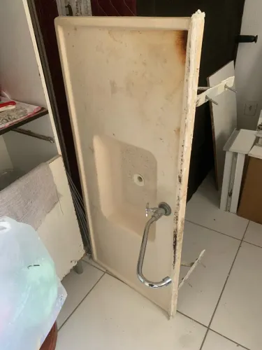 Pia completa com torneira