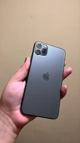 IPhone 11 Pro Max de uso pessoal 