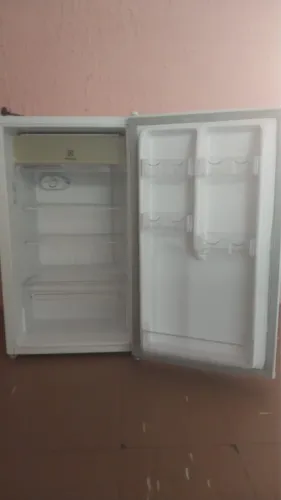 Frigobar 122 litros Electrolux Funcionando perfeitamente Seminovo Valor: R$ 1.000,00