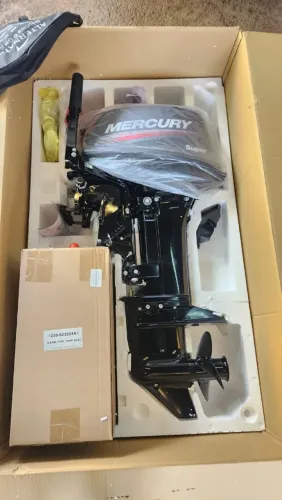 Vendo este motor novo HB 18 na caixa 