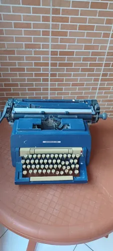 Vende - se uma Máquina Datilografia
