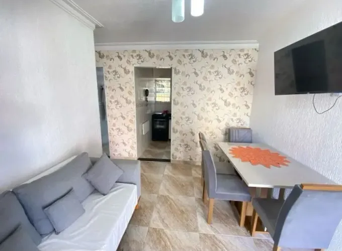 Casa com 2 quartos e um banheiro
