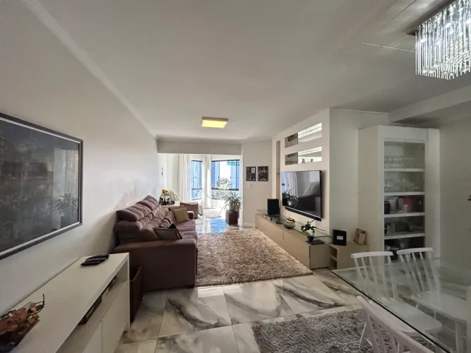 Apartamento suíte + 2, semi mobiliado próx ao Marista!