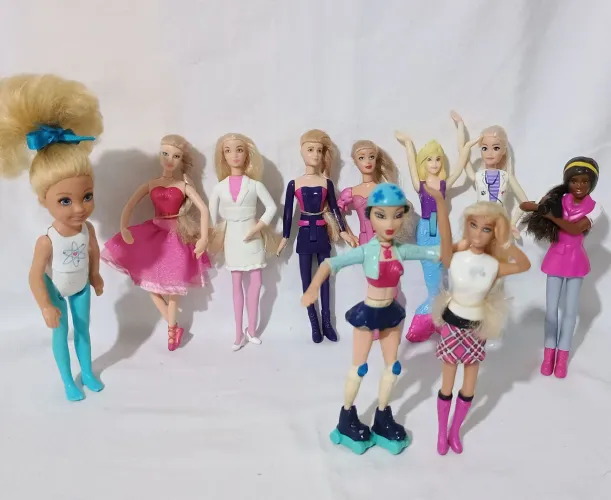 Lote de mini bonecas Barbies antigas. Ideal para colecionadores