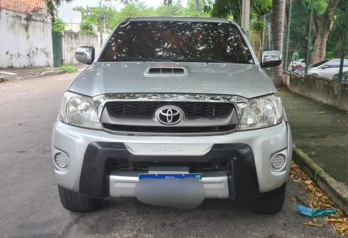 Toyota Hilux CD D4-d 4X4 2.5 16V 102cv TB Dies. 2011