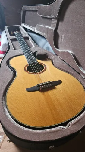 Violão Clássico YAMAHA NTX-1200 R + Case Premium