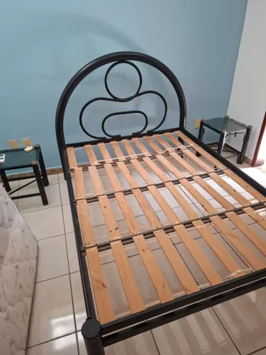 CONJUNTO DE QUARTO VINTAGE - CAMA DE FERRO + COLCHÃO + 2 MESINHAS