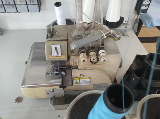 Máquina costura Overlock
