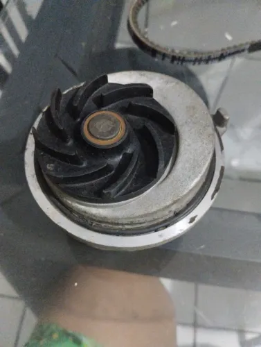 bomba d'água automotiva, compatível com motores Chevrolet 8V e 16V de modelos como Astra,