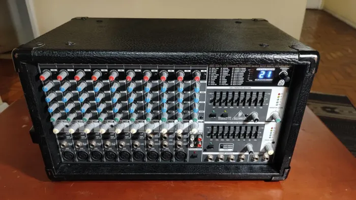 Behringer EUROPOWER PMP2000
