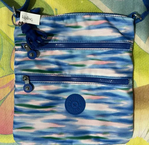 Bolsa Kipling nova com chaveiro