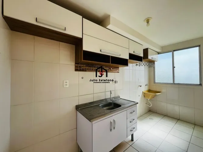 Apartamento com 2 dormitórios no Edifício Pedra Bonita em Pindamonhangaba