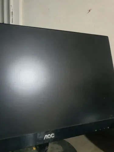 Computador funciona ainda mais serve para tirar peças 