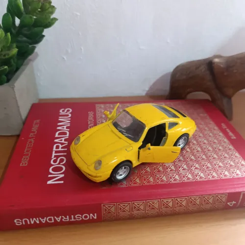 Miniatura Top Cars Porsche 911 Carrera Maisto