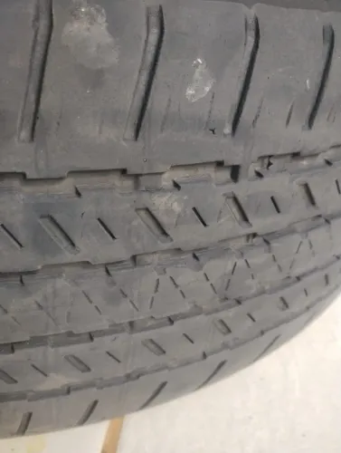 3 Pneus 265/65 R18 Brigestone Original HILUX
