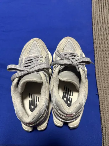 Tênis New Balance 9060