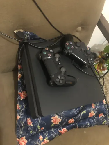 PlayStation 4 Slim 2 Controles 1TB
