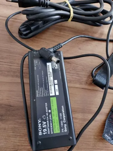 V/fonte para notebook Sony vaio original por 50 reais para vir retirar ok 
