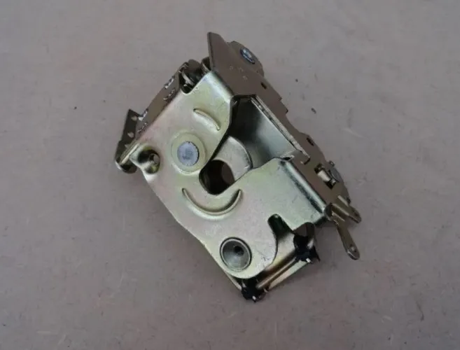 Fechadura Direita Porta Dianteira Manual Monza Chevette Chevy 500 Marajó D-20 D-40