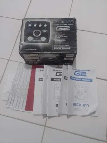 Caixa e manuais da pedaleira zoom g2