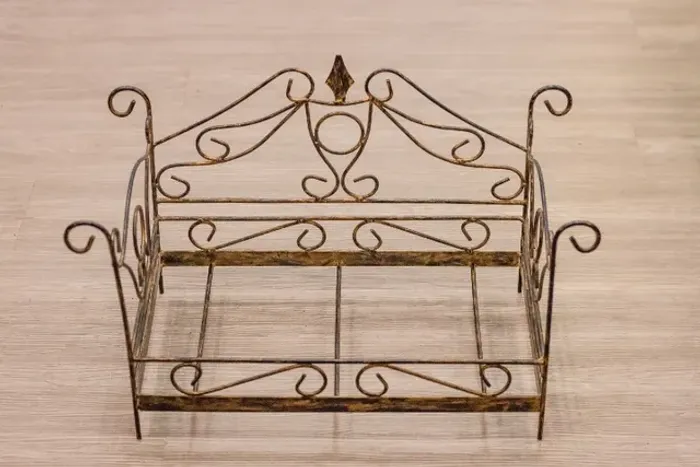Prop Newborn - Mini Cama Fotográfica em Ferro (Leve e Estável, acabamento envelhecido)