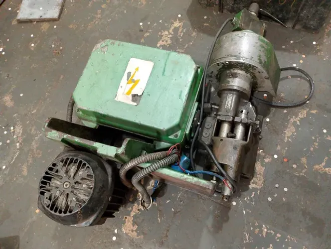 Carrinho B G S E para torno automático A15/A25