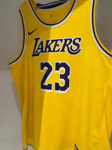 Camiseta Los Angeles Lakers - Lebron James