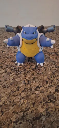 BLASTOISE PINTADO A MÃO (IMPRESSÃO 3D)