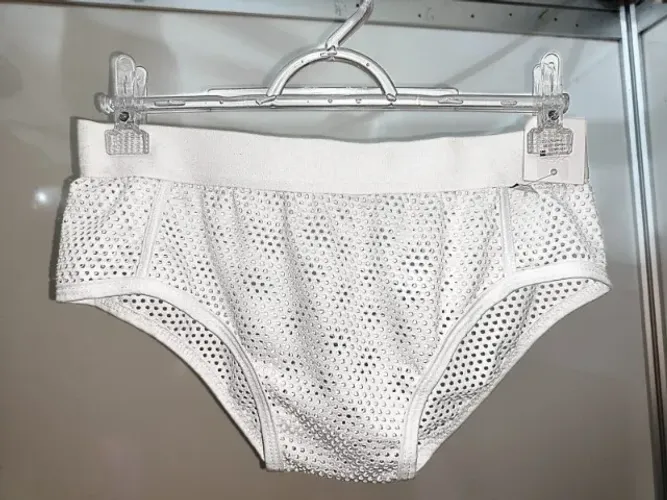 Cueca Branca Furadinha Tam: Único