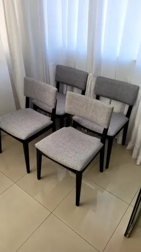Conjunto de 04 Cadeiras em Tecido - Líder