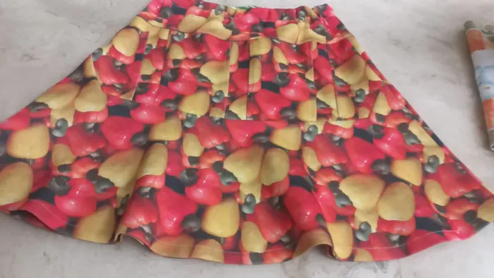Saia estampada de caju