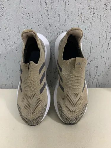 Tenis adidas