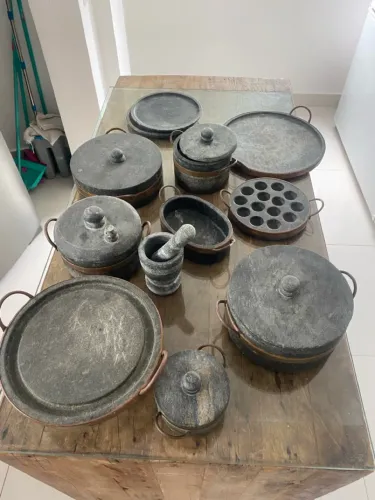 Conjunto de panelas de pedra sabão artesanais