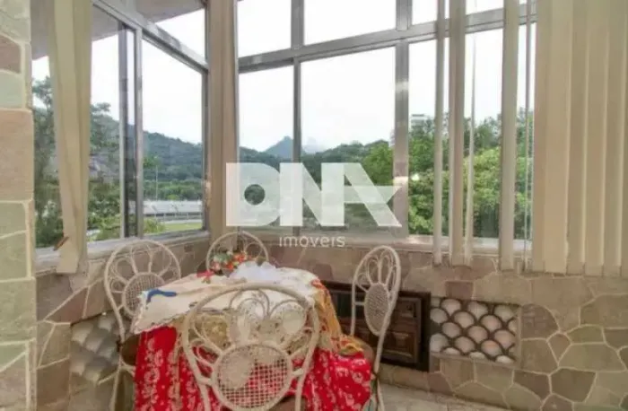 Excelente apartamento na Pinheiro Machado