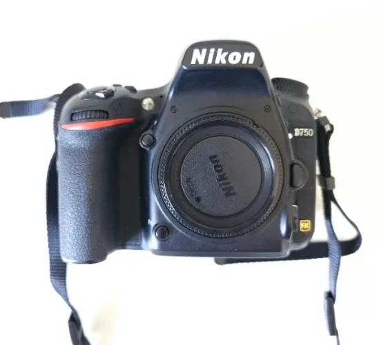 Camera Nikon D750 Em Excelente Estado! Apenas 8.936 Cliques
