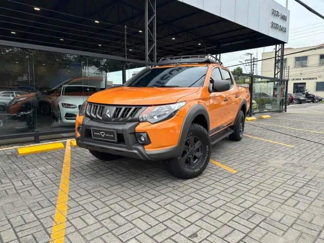 Mitsubishi L200 Savana 2.5 4X4 121cv CD DTI Dies. 2022