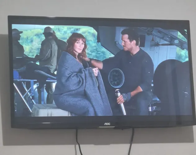 Vendo TV Smart AOC 32 polegadas