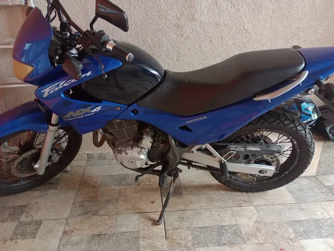 Falcon NX 400 ano 2003