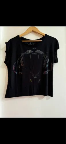 Camiseta feminina com estampa de tigre, marca Ellus, tamanho P