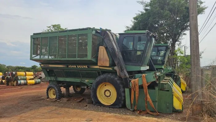 Colheitadeira john deere 9960 ainda funcionando