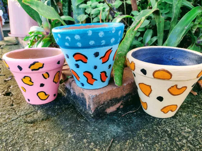 Vasos de plantas motivo animal prints