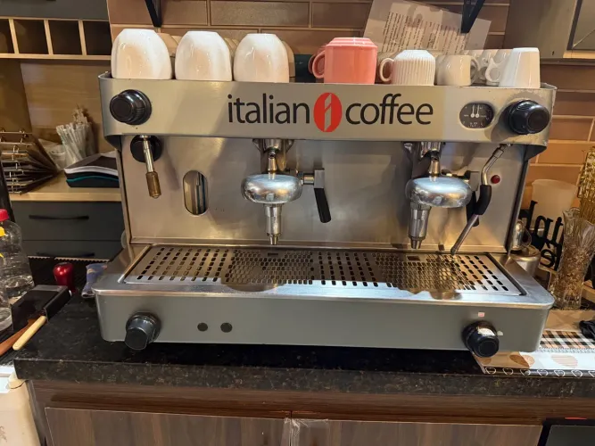 Máquina de Café Espresso Italian Coffee 2 grupos + moinho 