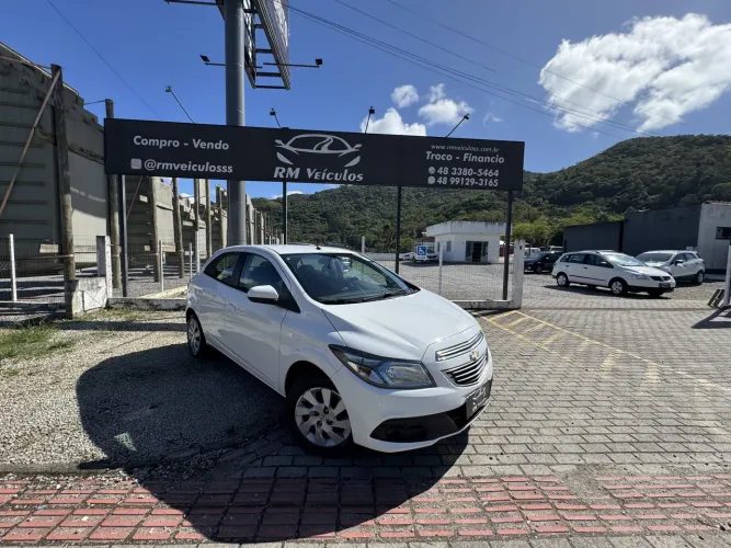 Chevrolet Onix Hatch LT 1.4 8V Flex Power Mec. 4P 2013
