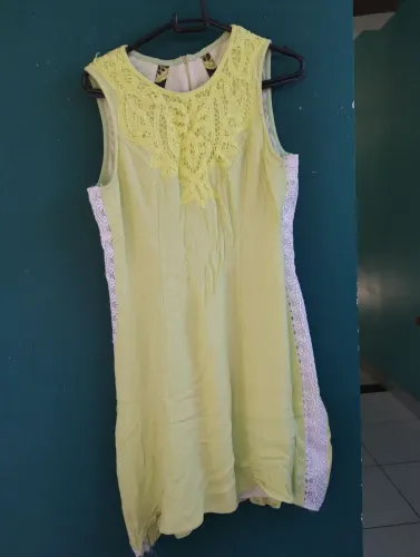Vestido de renda verde claro