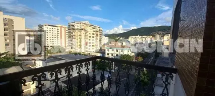 Méier - Apartamento - Rua Vilela Tavares - Frente -Varanda- 3 Quartos - suíte - Dependênci