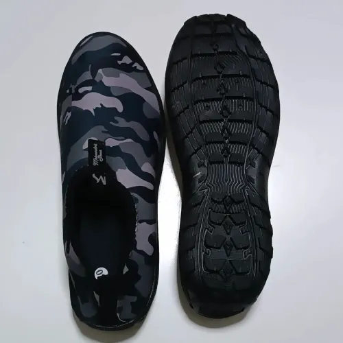 Sapatilha de pesca nova 