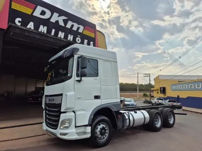 DAF XF/FTT 530 plataforma 2021 completo 6x4 aut.