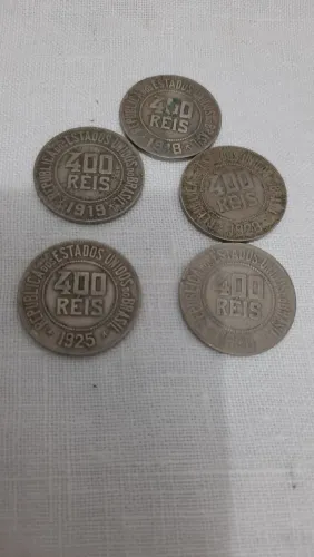 Lote de moedas de Reis 